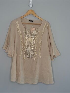 BloomChic Beige Embroidered Tassel Boho Tunic Bell 3/4 Sleeves Scoop Neck 22-24